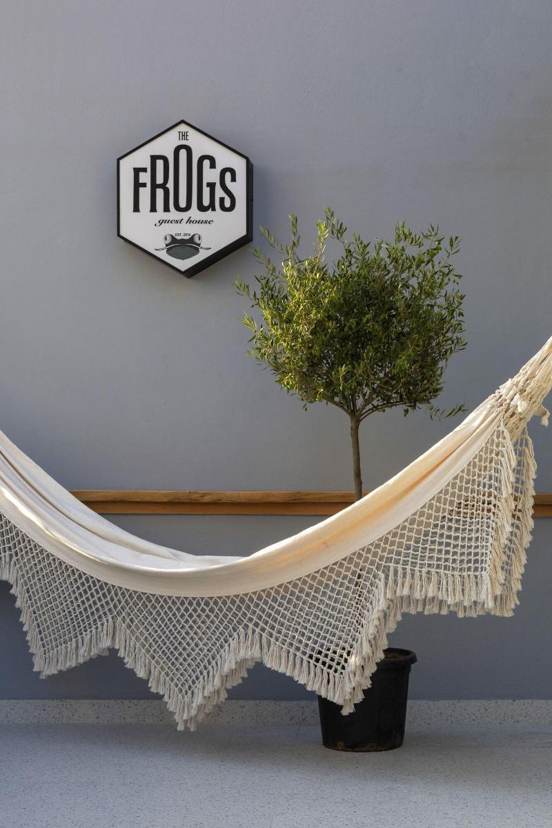 לינה וארוחת בוקר The Frogs_guest House 3*